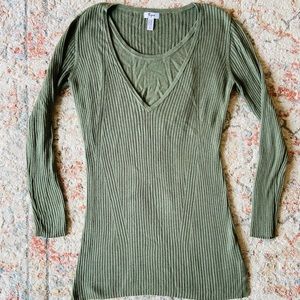 Perfect Nursing/Maternity Top! • Medium• Thyme Maternity •Sage colour •